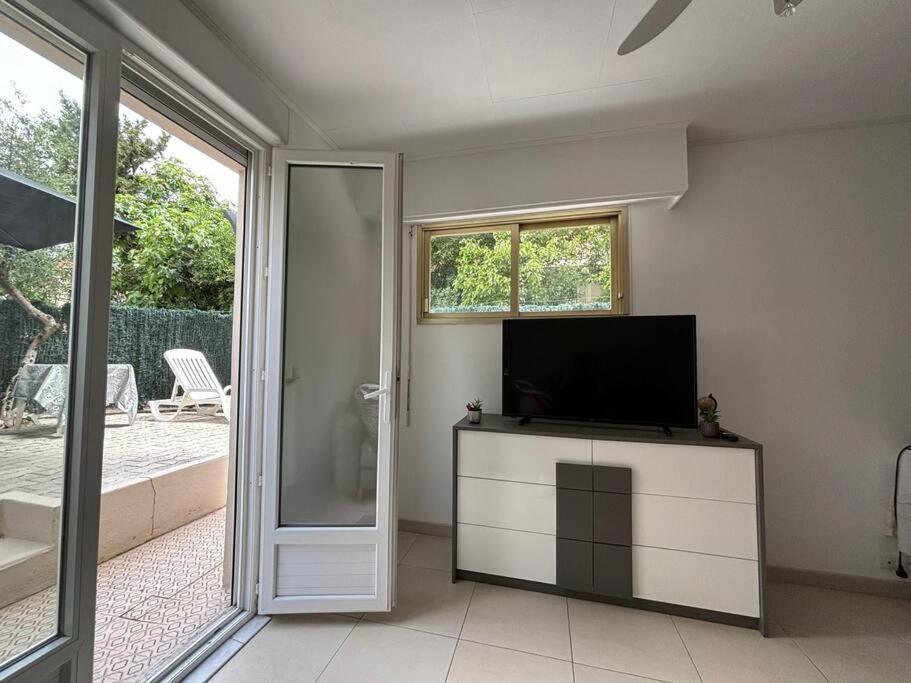 Studio Cosy Terrasse Front Mer Cagnes-sur-Mer Exterior foto